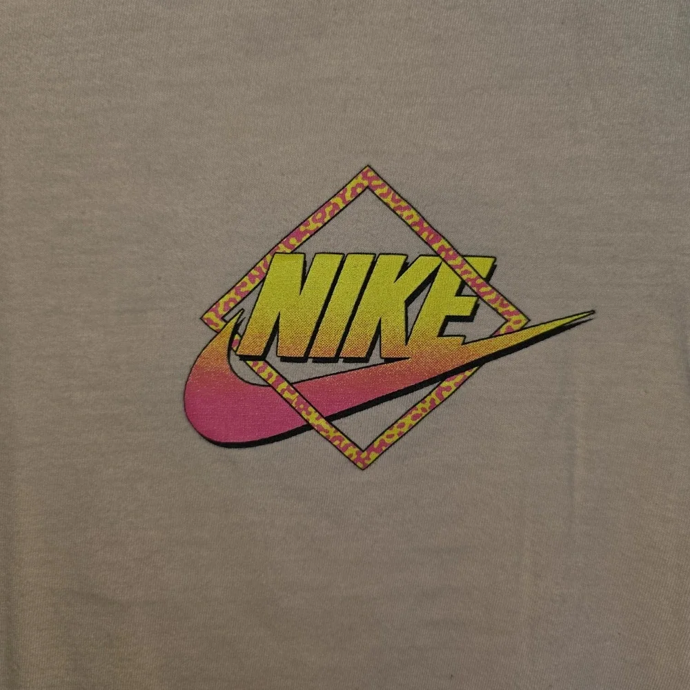 Nike Air Iguana Men's S‎ T-Shirt 90's Retro Style Nike Graphic Tee The Nike Tee